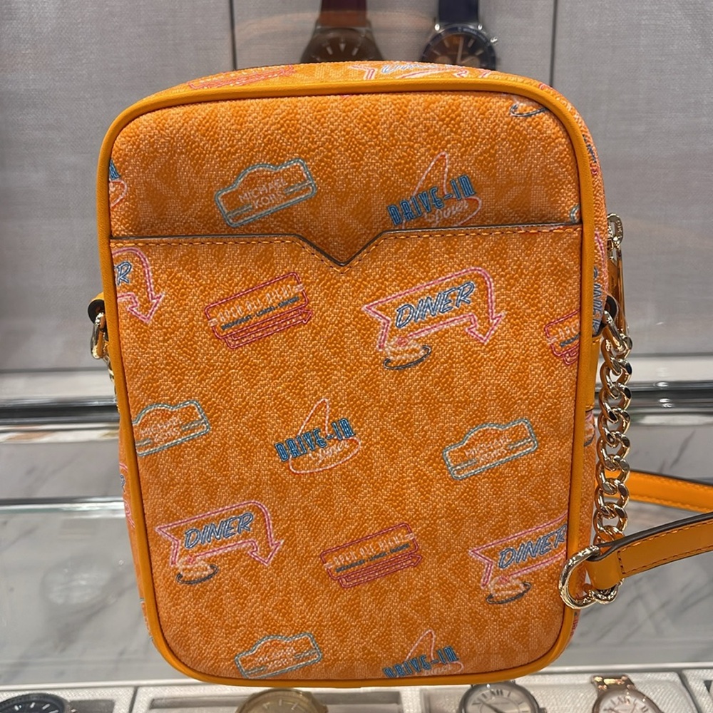 MICHAEL KORS
J Set Md Printed Signature Logo Crossbody NS CHAIN XBODY
POP ORANGE - Picture 5 of 16